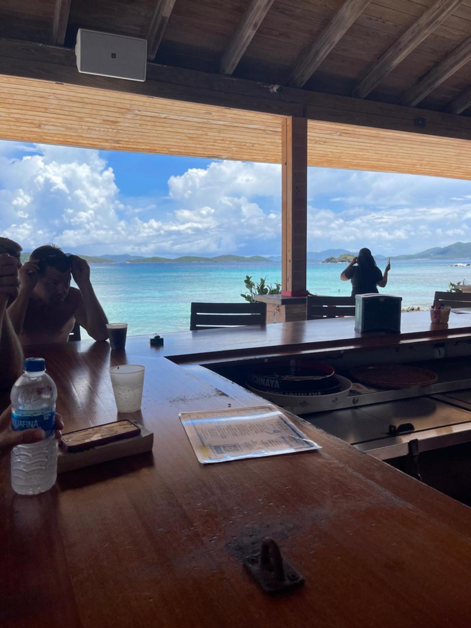 Sun-Days At Crystal Cove On Sapphire Beach Lejlighedshotel East End  Eksteriør billede